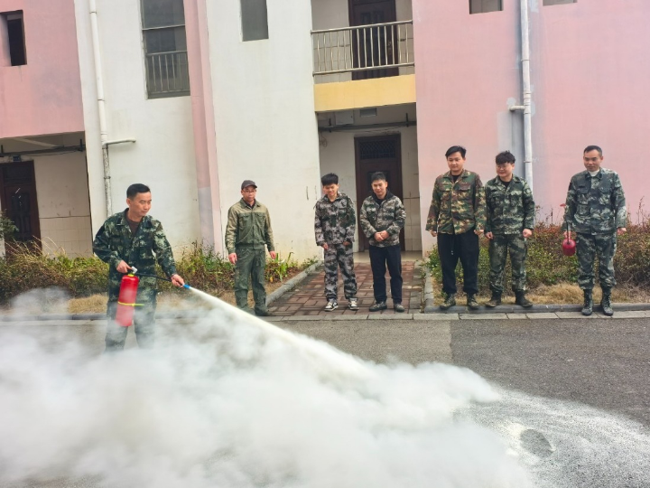 �Ͽ���ʵ��������������һ��     �����徲������ɭ�ַ���˫���ߡ�